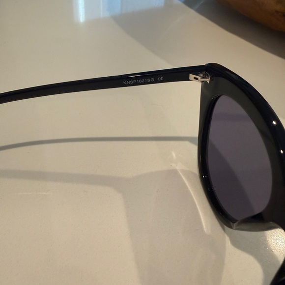 Kendall & Kylie Black Cat Eye Sunglasses - Picture 4 of 6